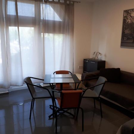 Kertvarosi Apartman II Tiszaujvaros Exterior photo