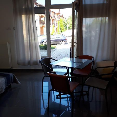 Kertvarosi Apartman II Tiszaujvaros Exterior photo
