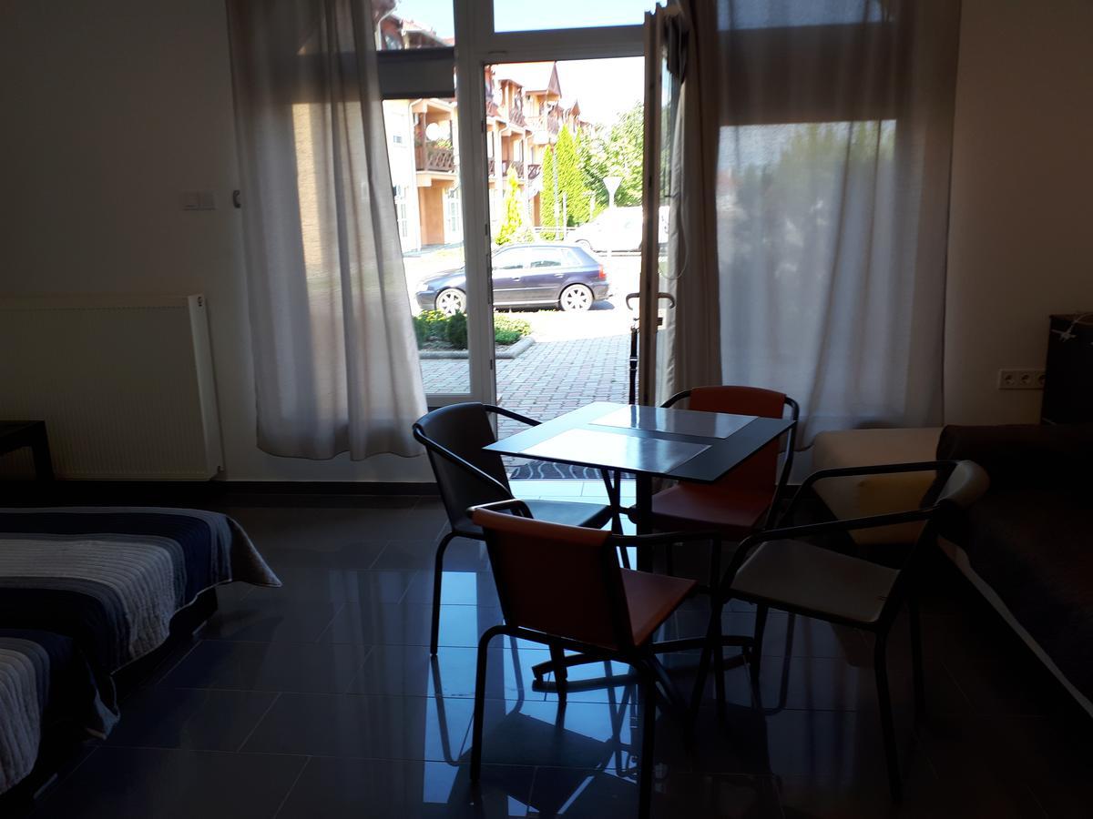 Kertvarosi Apartman II Tiszaujvaros Exterior photo