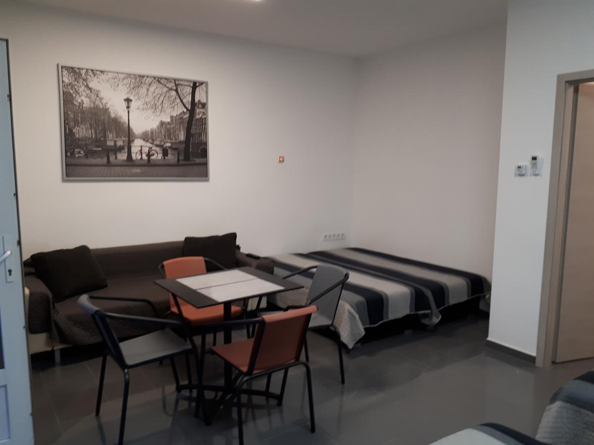 Kertvarosi Apartman II Tiszaujvaros Exterior photo